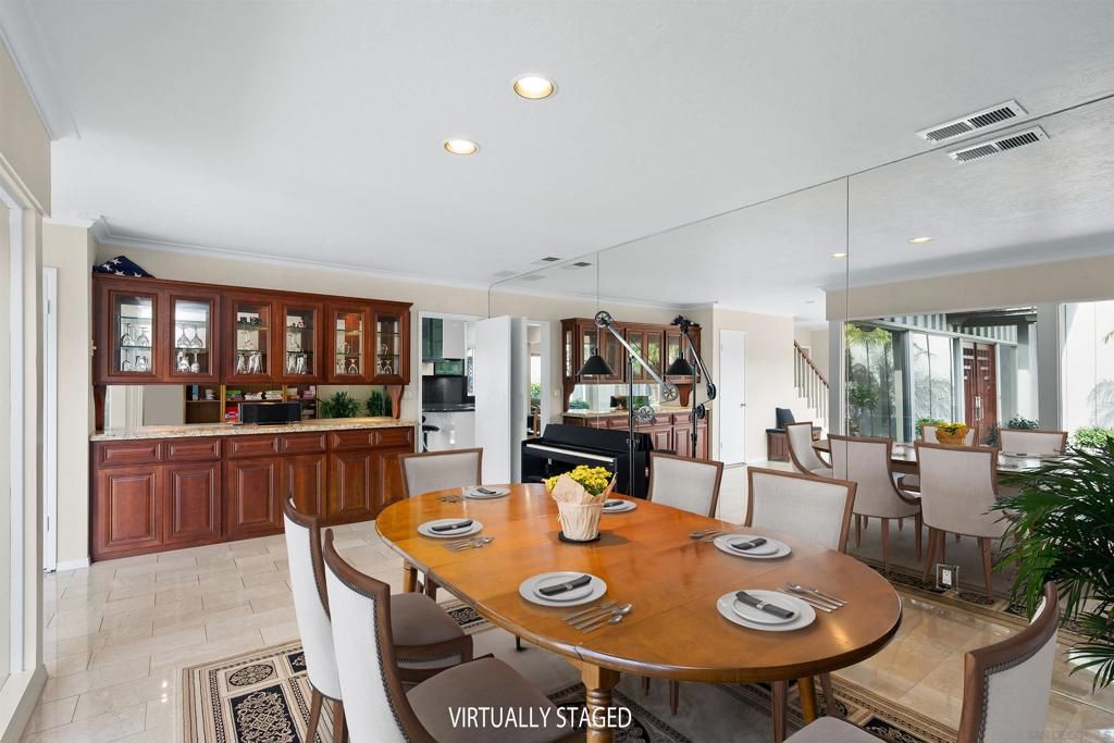 listing image 130721409448124553644