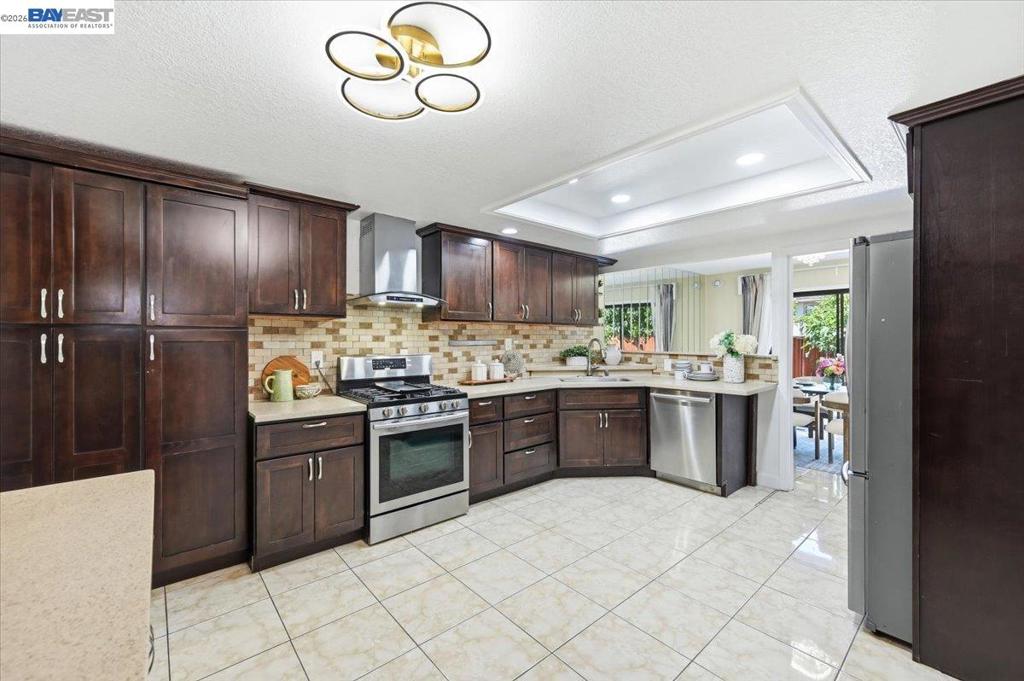 1886 Wembley Ct