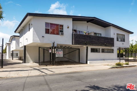 Photo of 3112 Estara Avenue, Los Angeles, CA 90065 (MLS # 26986205)