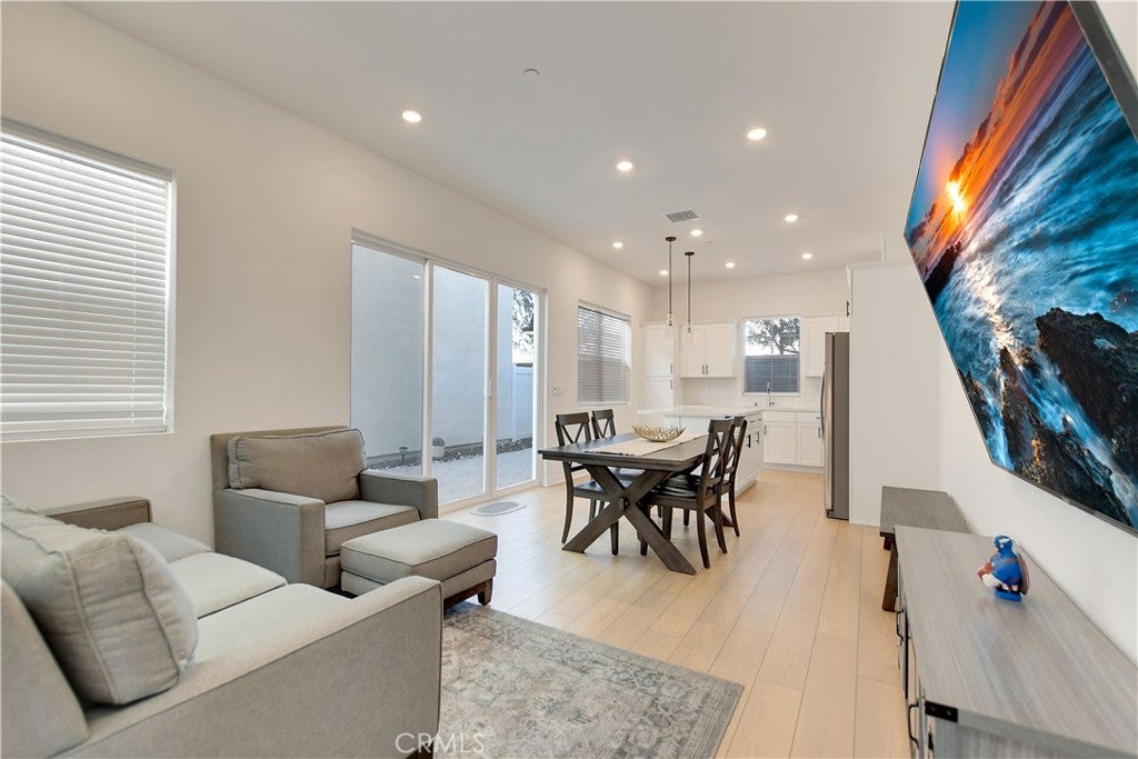 4433 S Fairmount Paseo