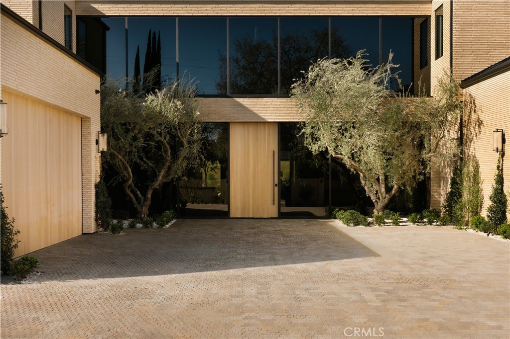 4543 Densmore Avenue