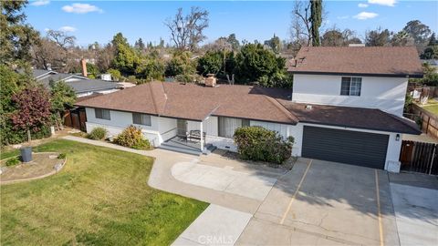Photo of 925 S Purdue Avenue, Fresno, CA 93727 (MLS # FR26024138)