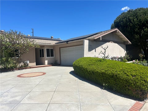 Photo of 506 Pierpont DR, Costa Mesa, CA 92626 (MLS # NP26193682)