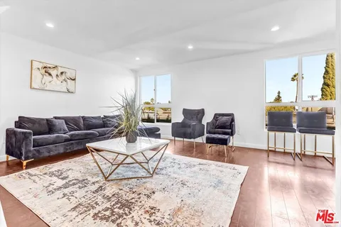 6155 Reseda Boulevard Unit 4, Tarzana, CA 91335 - MLS#: 25607153