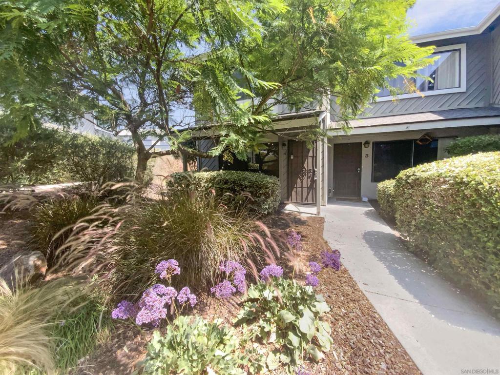 Just a few feet from the trails of Lake Murray, this stylish 2-bedroom, 1.5-bath townhome blends modern upgrades with a peaceful setting. The open living area is filled with natural light and flows easily to a private, fenced patio—ideal for quiet mornings or hosting friends. Recent improvements include granite countertops, stainless steel kitchen appliances and fresh interior paint. Upstairs, the oversized primary suite offers a walk-in closet, while laundry is conveniently located on the same level. With only 15 residences in this pet-friendly community, you’ll enjoy a sense of space and privacy that’s hard to find. Minutes from SDSU, shopping, dining, and major freeways, plus easy access to fishing, walking paths, and scenic views at Lake Murray. Low HOA!