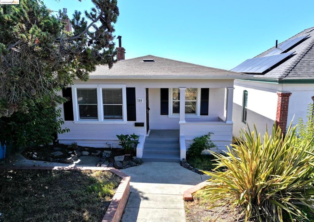 309 Trinity St