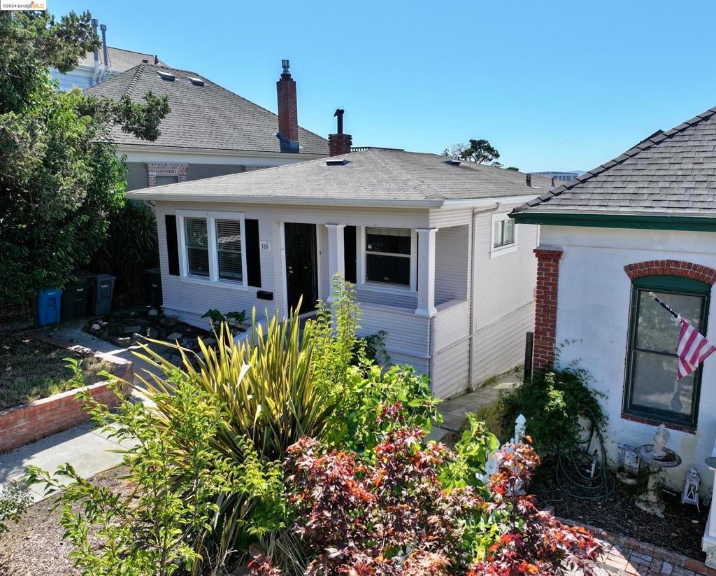 309 Trinity St