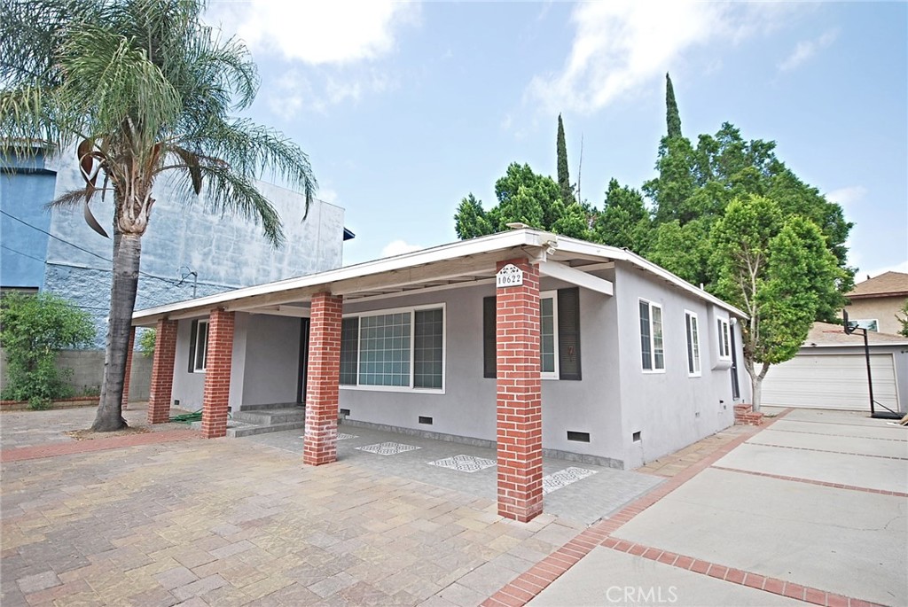 Beautifully Maintained and Updated Single-Story Home in the Heart of Granada Hills.
Welcome to this charming 4-bedroom, 2.5-bathroom home located in a gated private lot directly across from the renowned Granada Hills Charter High School. This well-maintained residence features a bright and open floor plan with hardwood flooring throughout, fresh new interior paint, recessed lighting, dual-pane windows, and ceiling fans.
The spacious living and dining area flows seamlessly into an expansive family room—ideal for both relaxing and entertaining. The gourmet kitchen boasts quartz stone countertops with full backsplash, stainless steel appliances, tile flooring, and shaker-style cabinetry.
The master bedroom includes walk-in closet and its own private, updated bathroom with fully wrapped tiles. All bathrooms have been tastefully remodeled, with two of them offering generous space. The fourth bedroom includes an additional bathroom and serves as a wonderful bonus space for guests, an office, or extended family.
Enjoy the private, low-maintenance backyard complete. The expansive gated driveway provides ample parking for multiple vehicles.
Located within walking distance to top-rated schools, shopping, restaurants, and more—this home truly offers convenience, comfort, and style.
Seeing is believing—don’t miss this exceptional opportunity!