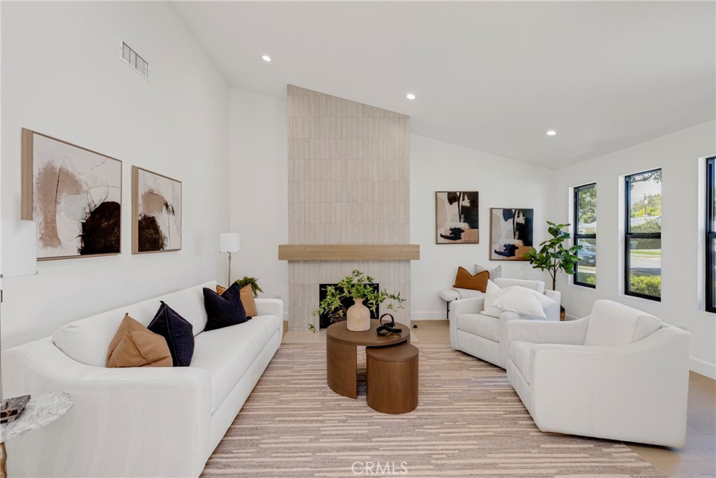 335 S Parish Place