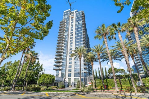 Photo of 9 Macarthur Pl PL #N1007, Santa Ana, CA 92707 (MLS # OC26152356)