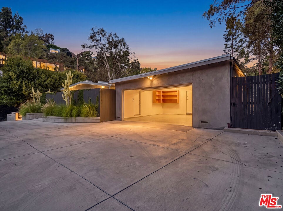 2538 Hutton Drive