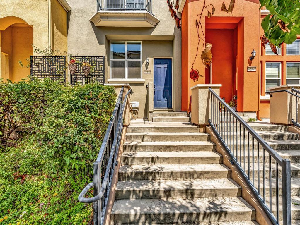 213 Esfahan Drive