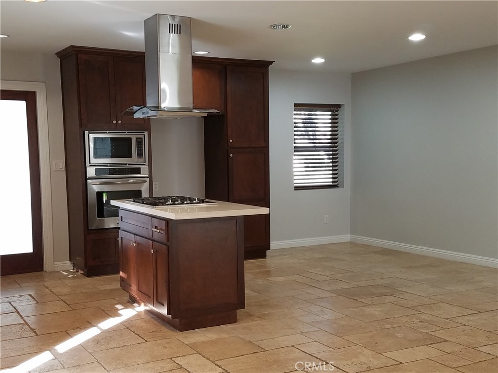 424 E Riverview Avenue