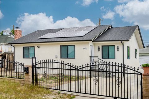 Photo of 7740 Case Avenue, Sun Valley, CA 91352 (MLS # GD26087945)