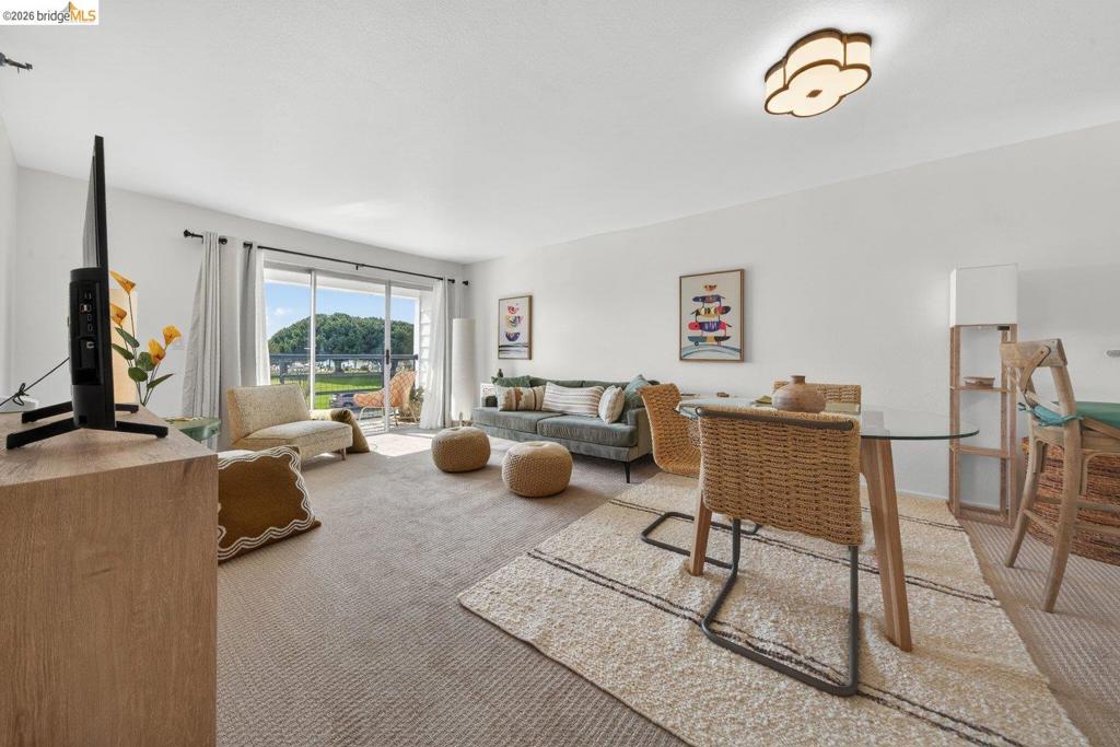 1205 1205 Melville Sq 204