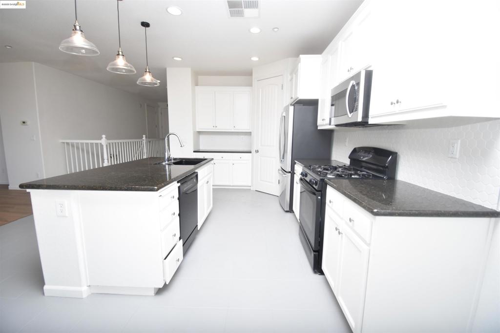 127 Delta Vista Ln