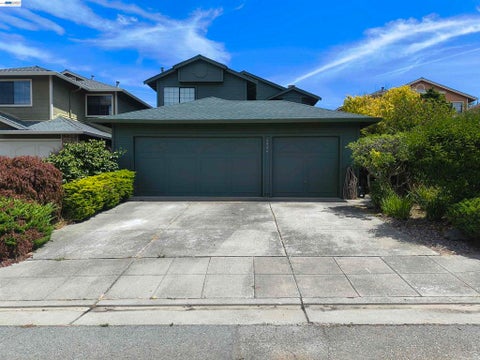 Photo of 4934 Stoneridge Rd CT, Oakland, CA 94605 (MLS # 41147996)