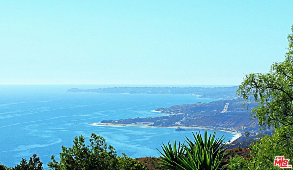 Photo of 20776 Big Rock Drive, Malibu, CA 90265 (MLS # 25614053)