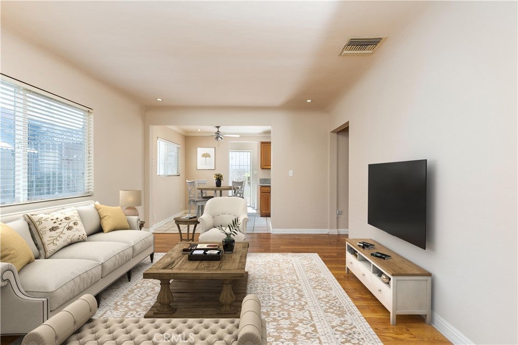 5623 Gracewood