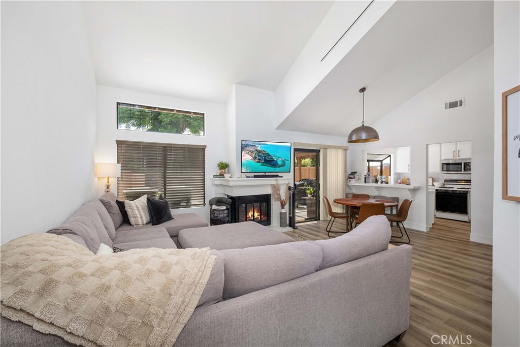 1132 Santiago Drive 11