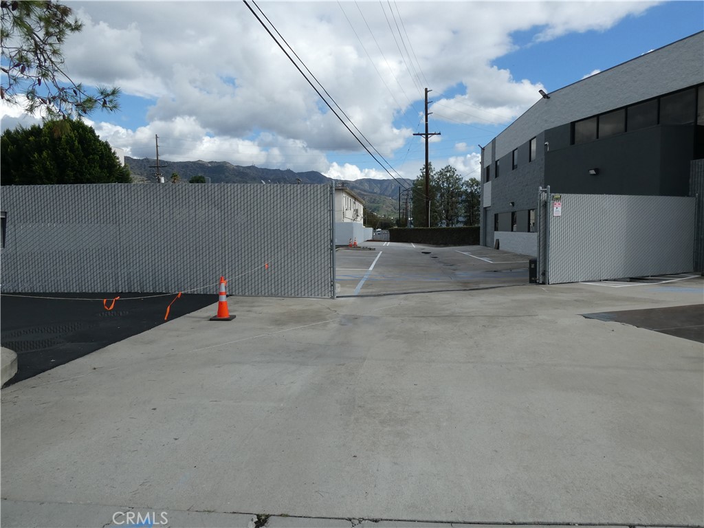 3500 N San Fernando Boulevard