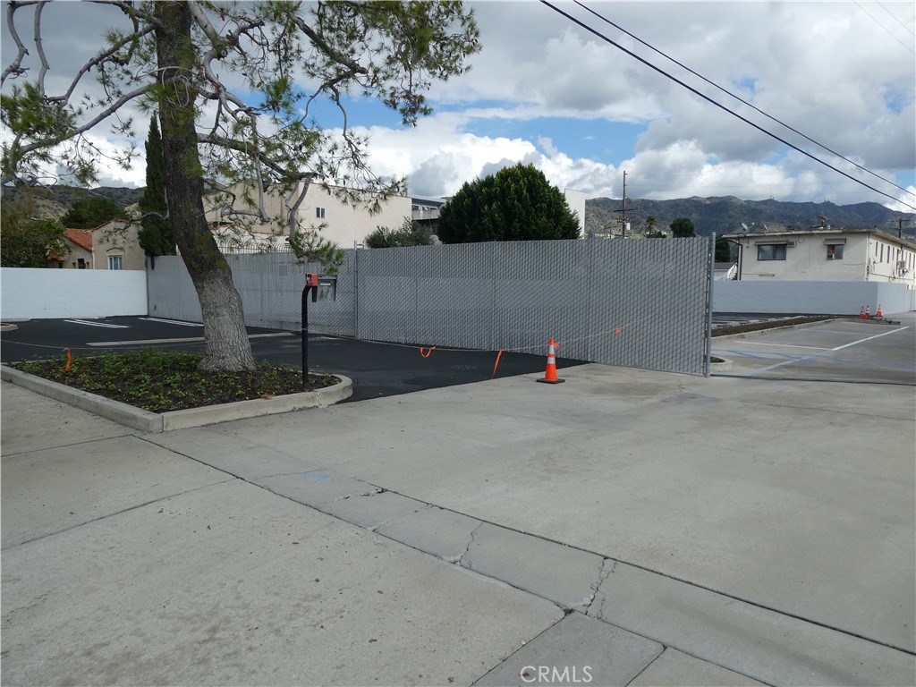 3500 N San Fernando Boulevard