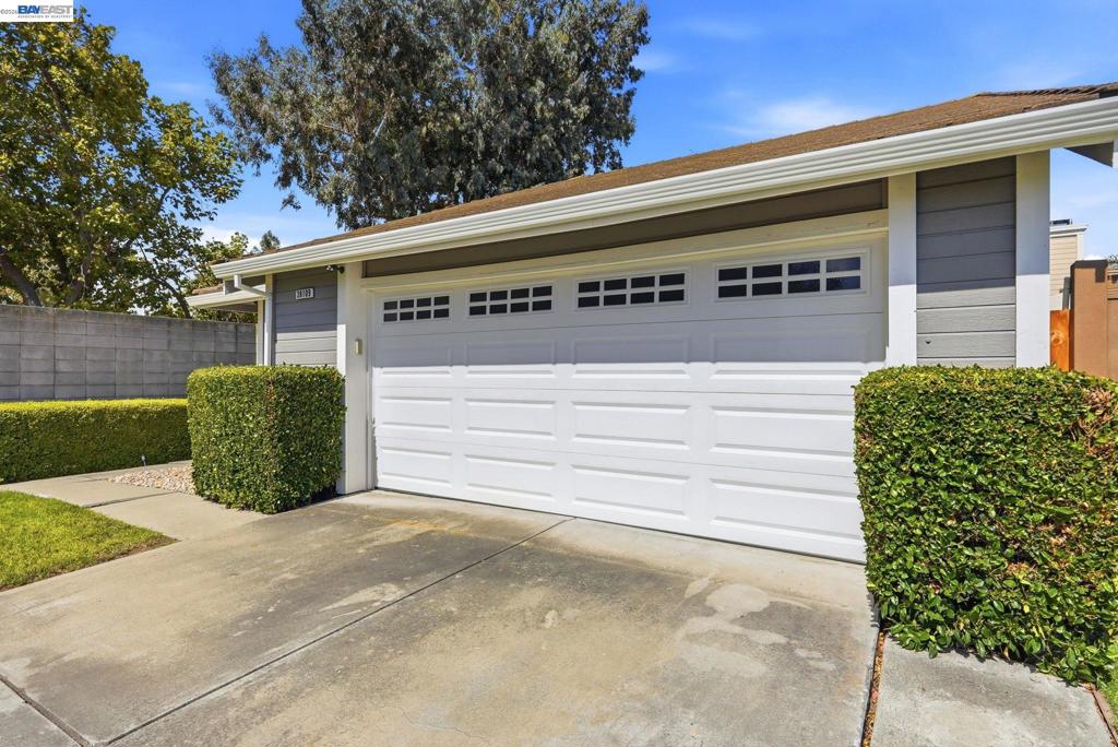 38109 Iris Court