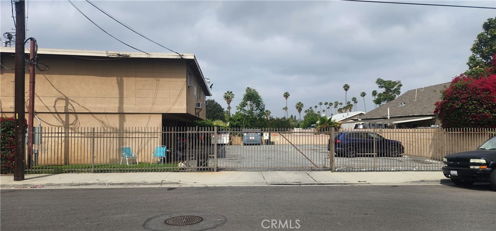 1935 W Linden Street