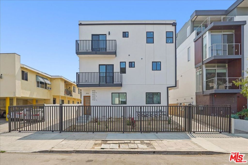 Properties 1 910 N Hudson Avenue