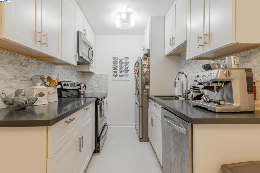 408 Boardwalk Ave 1