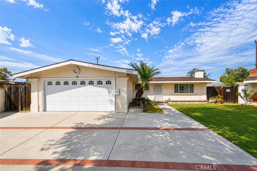 4213 W Roberts DR