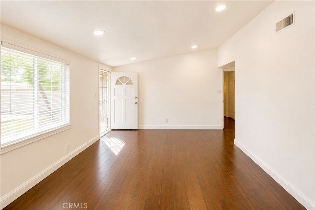 4213 W Roberts
