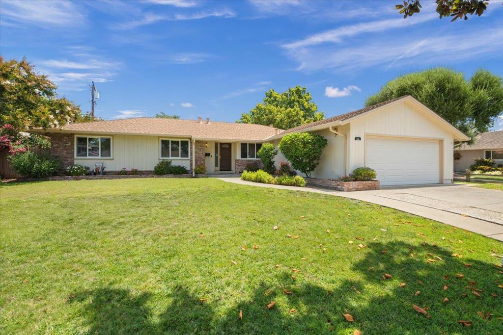 WELL-MAINTAINED LONG TIME FAMILY HOME! PRIME SUNNYVALE LOCATION WITH TOP CUPERTINO SCHOOLS. THIS 4 BEDROOM 2 BATHROOM HAS A VERY NICE FLOOR PLAN WITH BEAUTIFUL ORIGINAL HARDWOOD FLOORS THROUGHOUT! LIGHT AND BRIGHT LARGE LIVING ROOM/DINING ROOM COMBO WITH WOOD BURNING FIRE PLACE, SPACIOUS KITCHEN/FAMILY ROOM COMBO WITH BREAKFAST BAR AND PANTRY. LARGE GUEST BATHROOM WITH DOUBLE SINKS AND LARGE CLOSET FOR LINENS, DUAL PANE WINDOWS, CENTRAL A/C, LARGE LOT WITH ROOM FOR EXPANSION, 2 CAR ATTACHED GARAGE, WALKING DISTANCE TO WEST VALLEY ELEMENTARY, CUPERTINO MIDDLE AND HOMESTEAD HIGH SCHOOL!