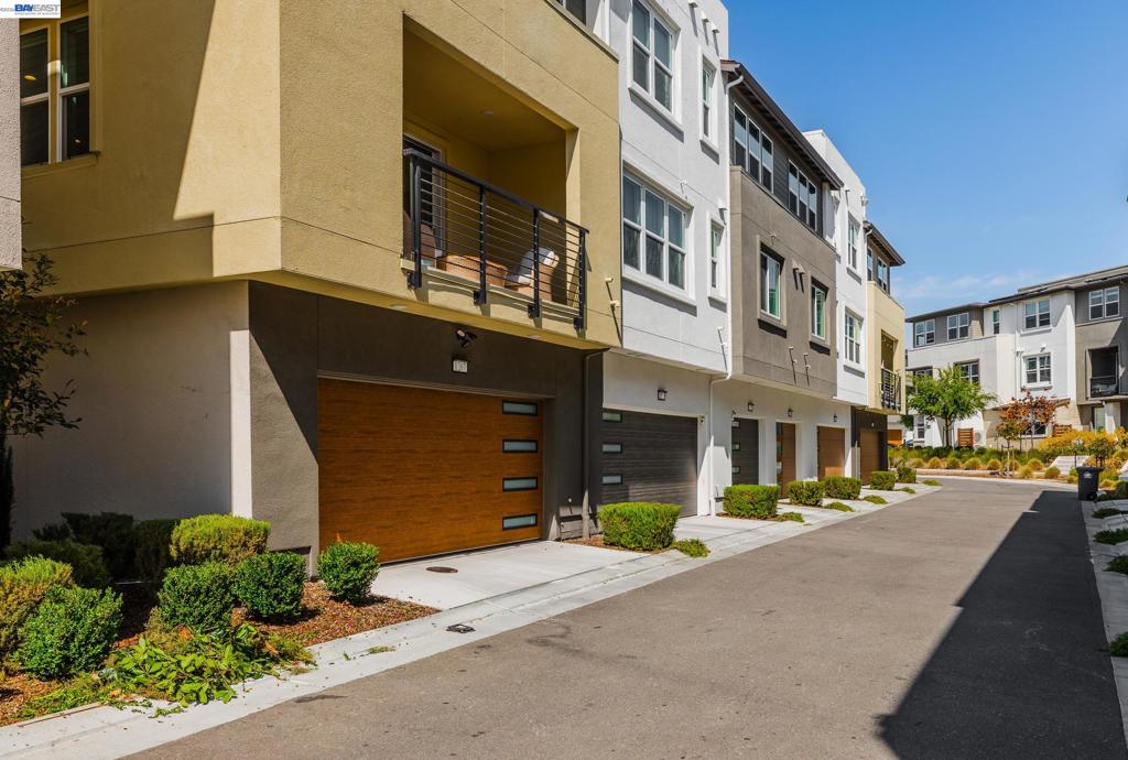 1207 Lorenzini Loop