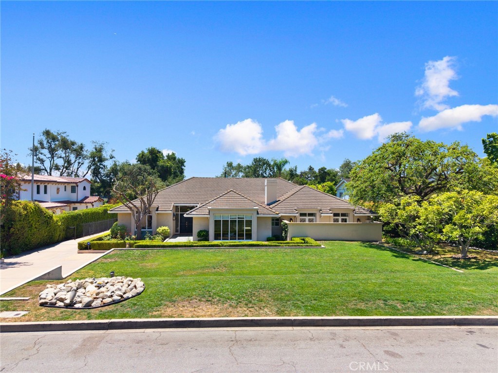 Properties 3 940 Singing Wood Drive