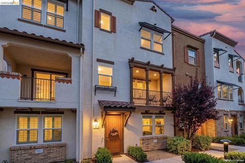Photo of 2731 Viterbo CT CT #UNIT 6, San Jose, CA 95111 (MLS # 41141800)