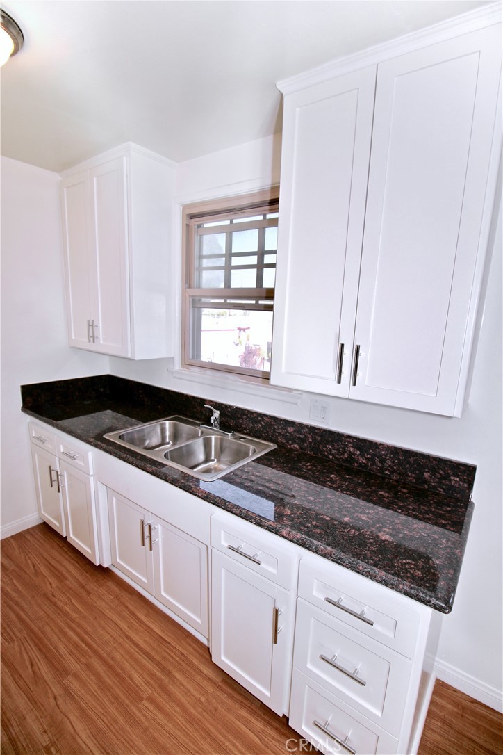 6951 Simpson Avenue 12