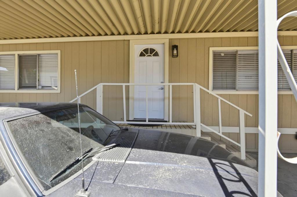 812 W Clover Road 75