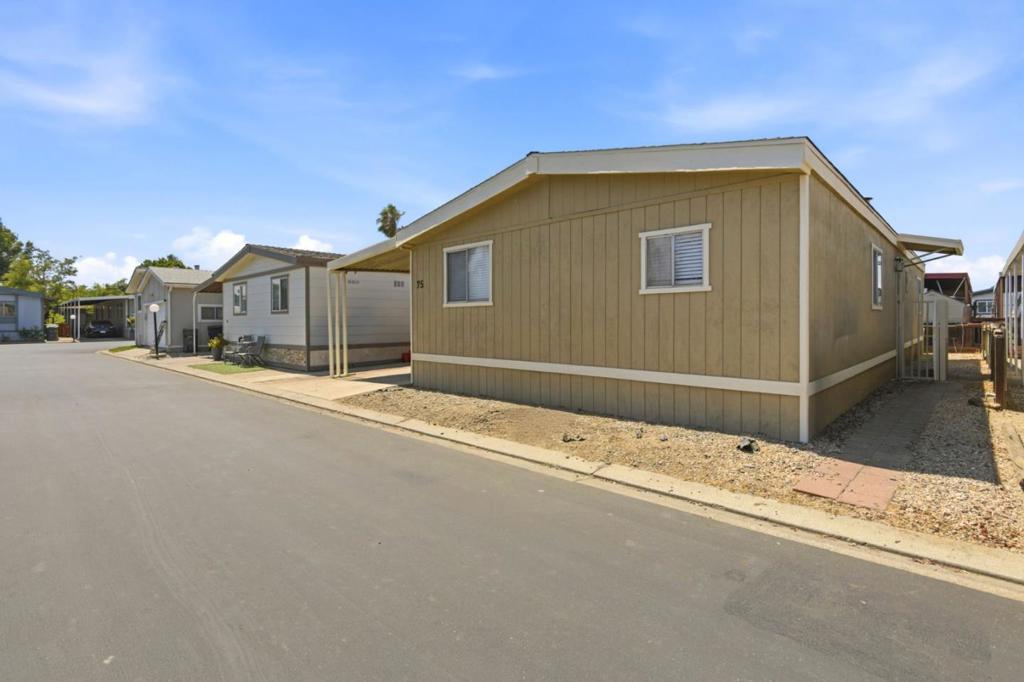 812 W Clover Road 75