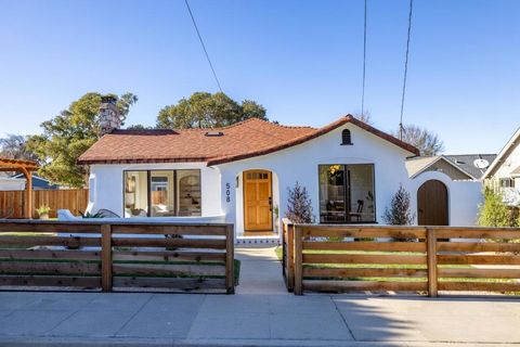 Photo of 508 4th Street, Pacific Grove, CA 93950 (MLS # ML82031995)