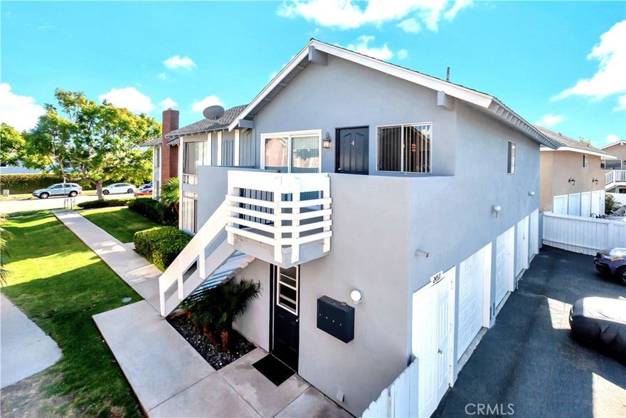 Fantastic opportunity to lease a 2bd 1bth unit on Alta Vista. Vaulted ceilings, vinyl flooring, upstairs patio with peek-a-boo ocean views. Property includes 1 garage spot and two additional tandem parking spots. Walking distance to Dana Hills High School, beach, and Harbor as well as close proximity to downtown Dana Point. No pets No smoking. Water and Trash paid for by landlord. Refrigerator included, but not warrantied.