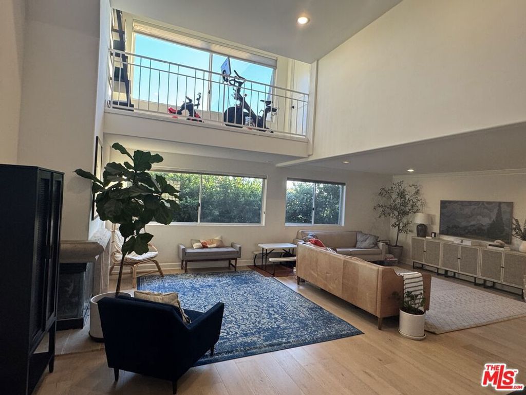 Photo of 390 S Sepulveda Boulevard #409, Los Angeles, CA 90049 (MLS # 25602251)