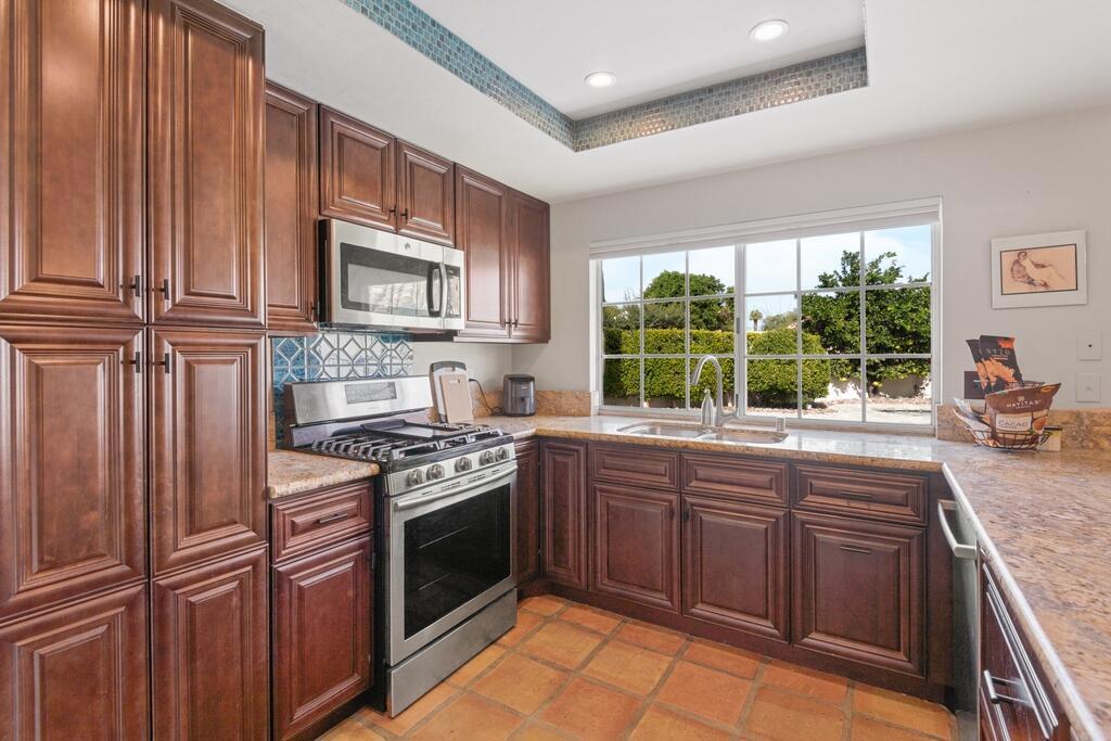 Desert Breezes - Residential