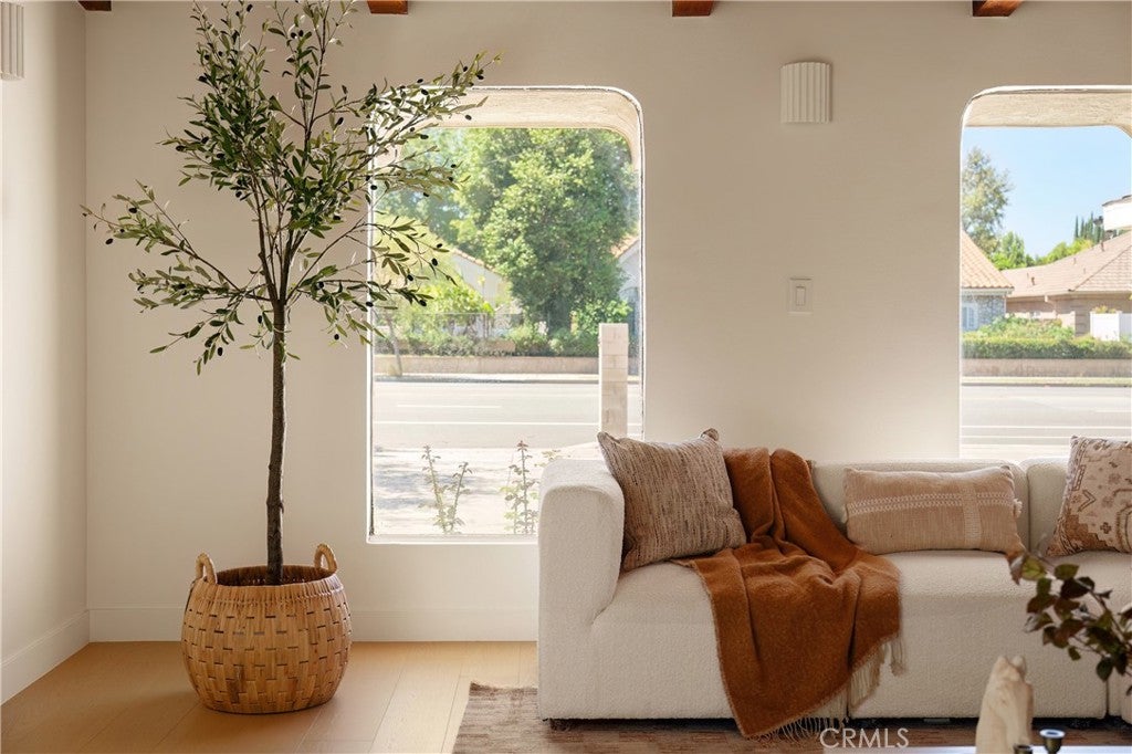 6246 Fallbrook