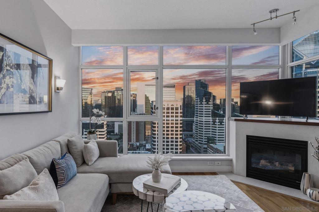 1199 Pacific Hwy 2903