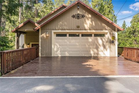 Photo of 24380 Horst Dr, Crestline, CA 92325 (MLS # IG26088046)