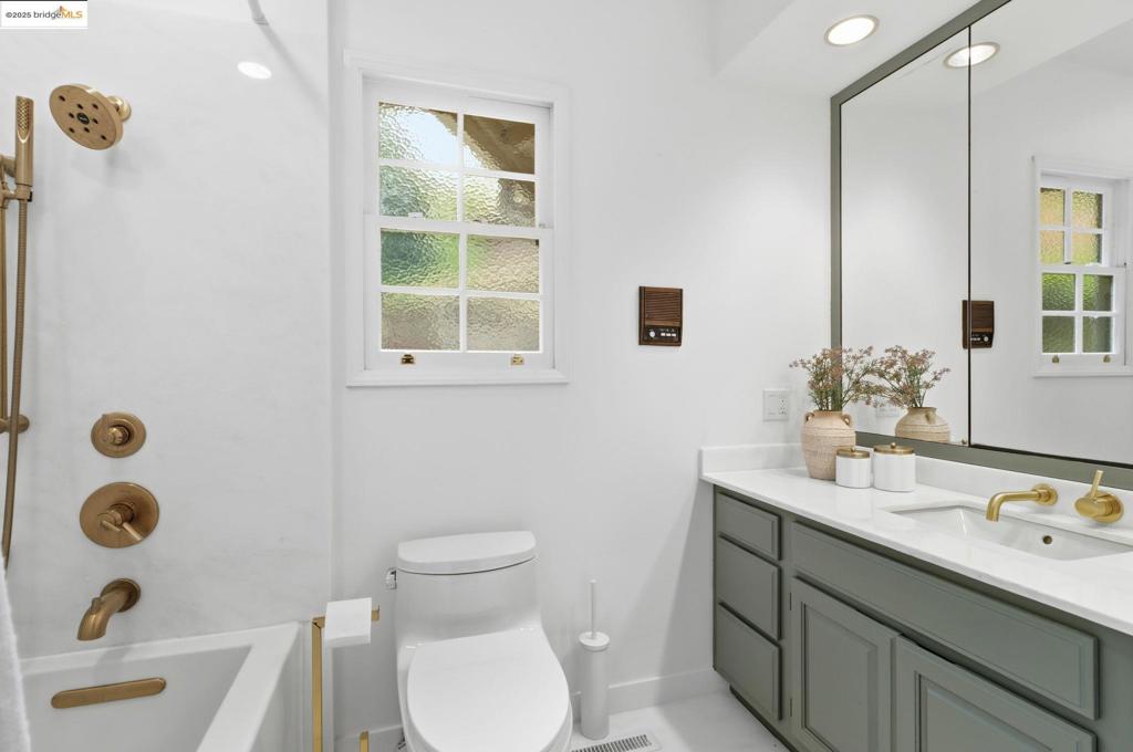 MONTCLAIR - Residential