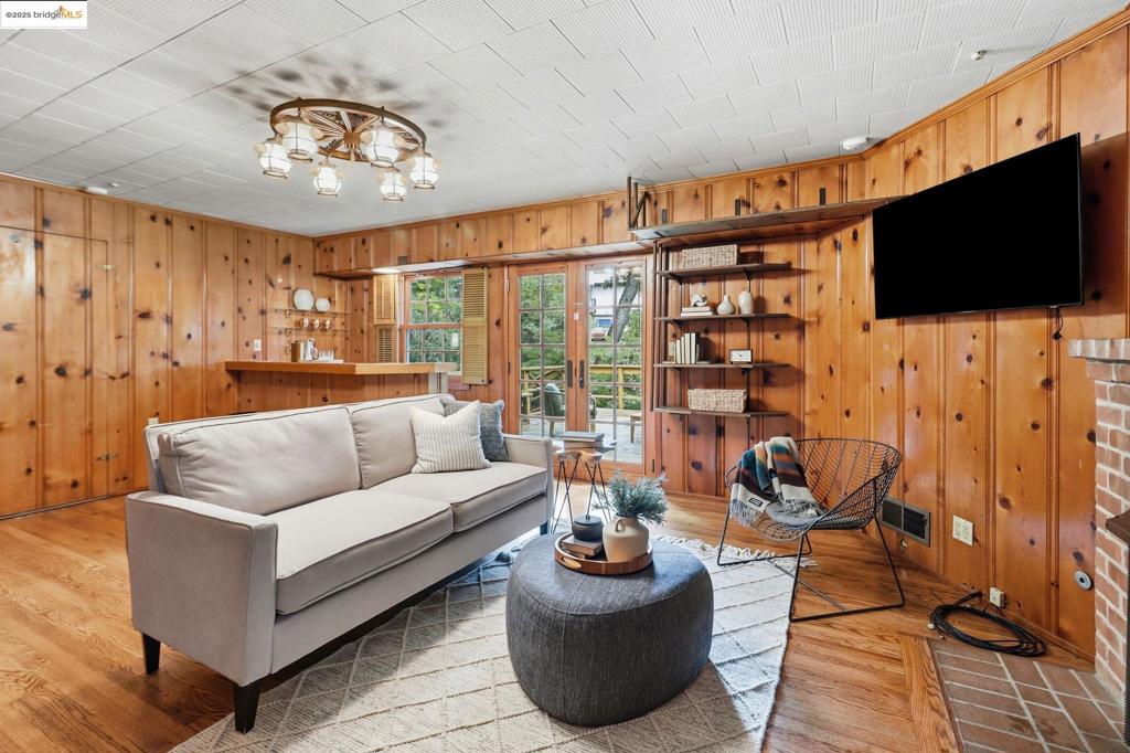 MONTCLAIR - Residential