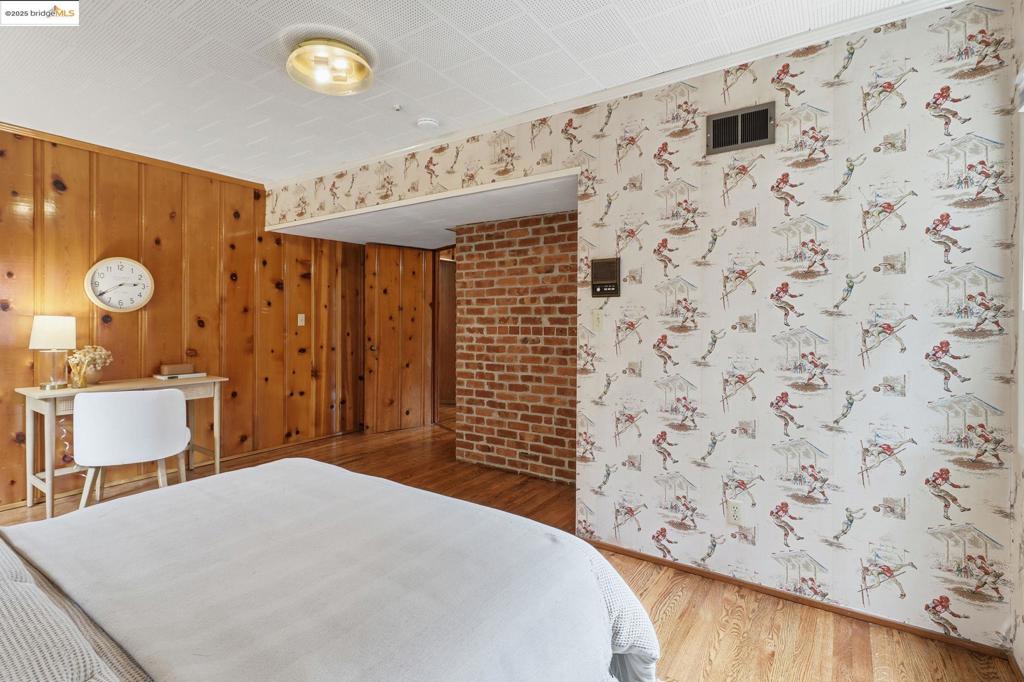 MONTCLAIR - Residential