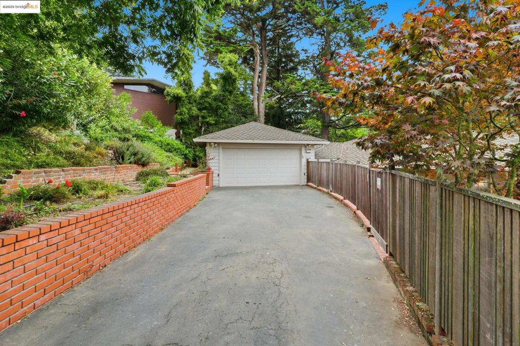 MONTCLAIR - Residential